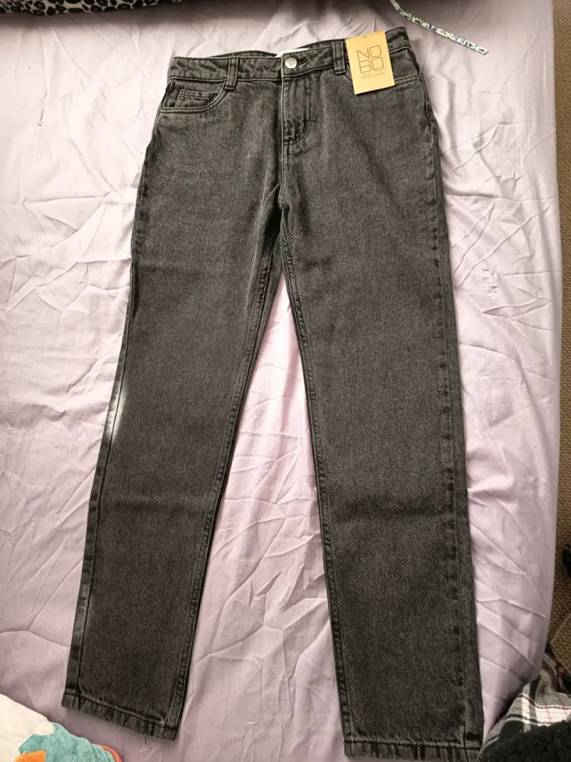 Jeans negros con etiqueta - 1