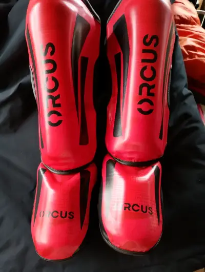 Espinilleras de boxeo Orcus rojas - miniatura 1