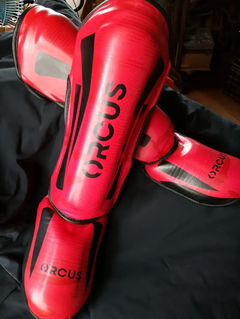Espinilleras de boxeo Orcus rojas - 3