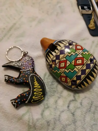 Llaveros artesanales pintados a mano - miniatura 1