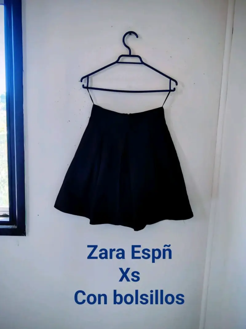Falda negra con bolsillos Zara - 1