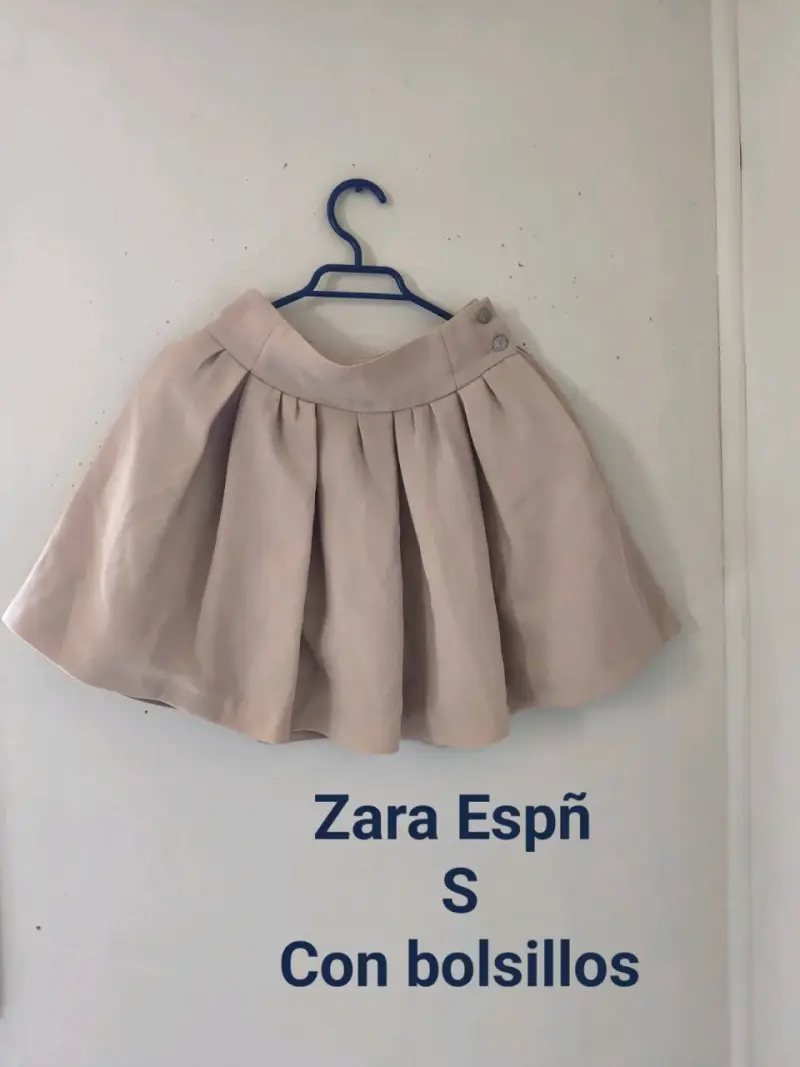 Falda beige con bolsillos Zara