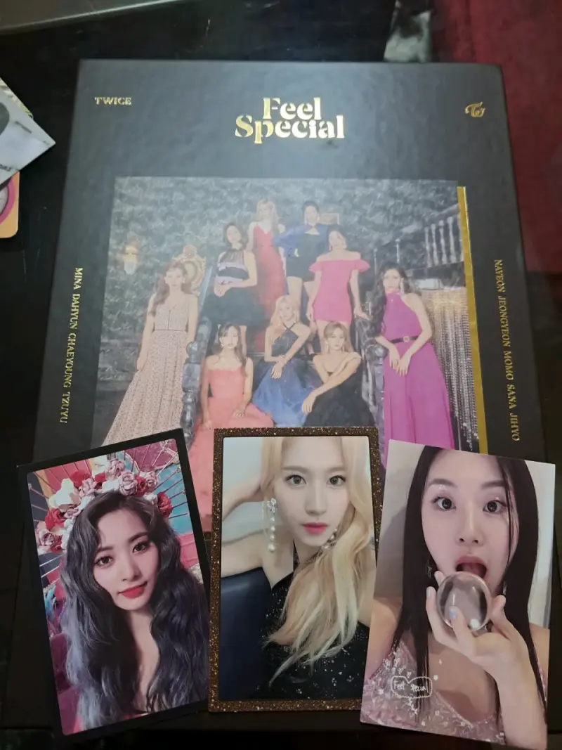 Álbum y photocards twice - 3