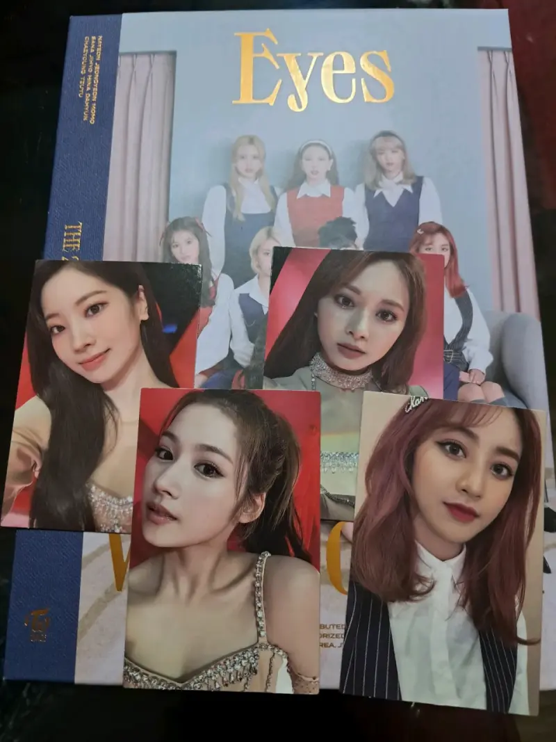 Álbum y photocards twice - 4
