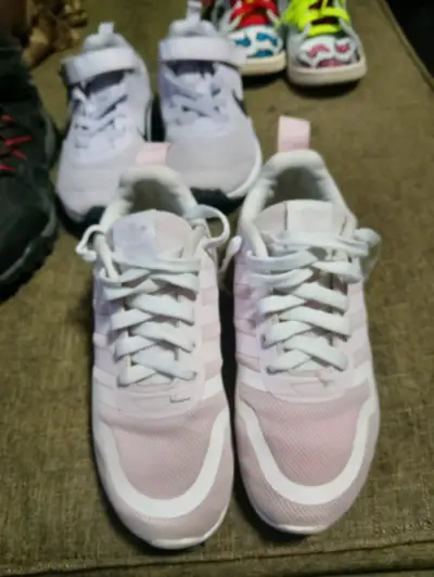 Zapatillas deportivas rosas para niña - miniatura 1