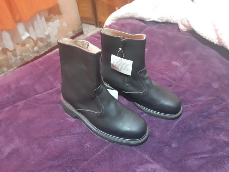Botas negras de cuero - 1