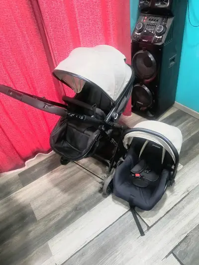 Coche de bebé con silla de auto - miniatura 4
