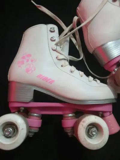 Patines de Cuatro Ruedas Blancos - miniatura 1