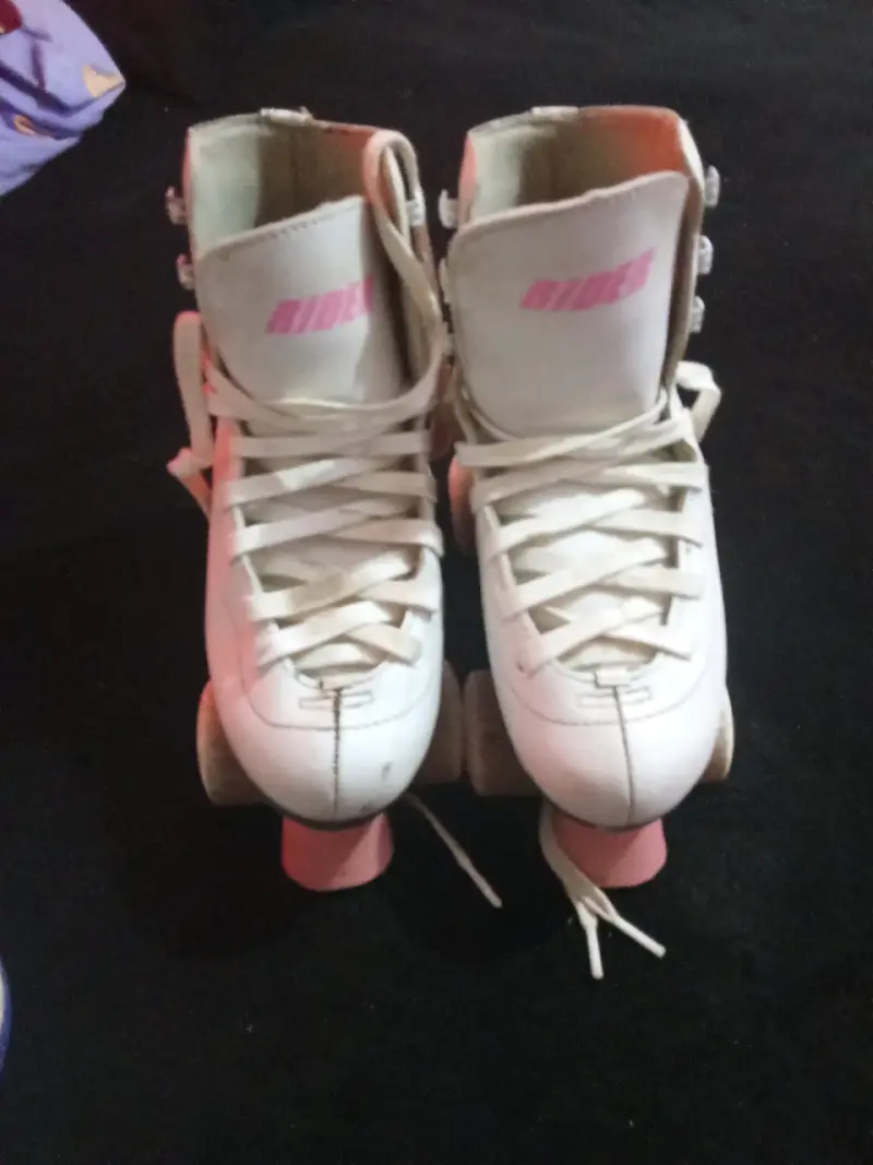 Patines de Cuatro Ruedas Blancos - 3