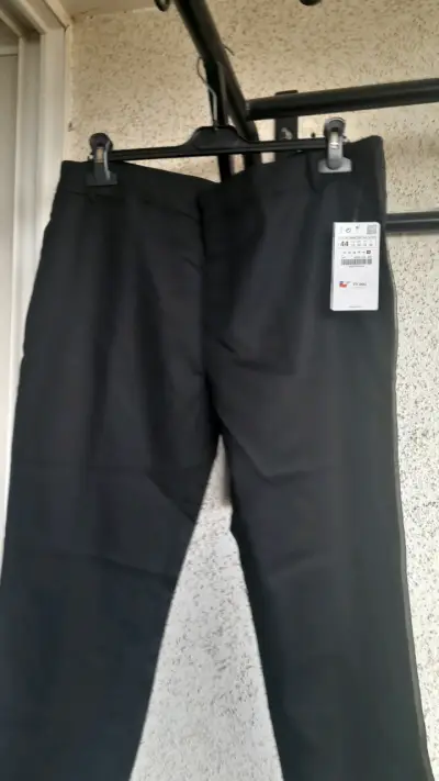 Pantalón negro  Zara nuevo con etiqueta. - miniatura 3