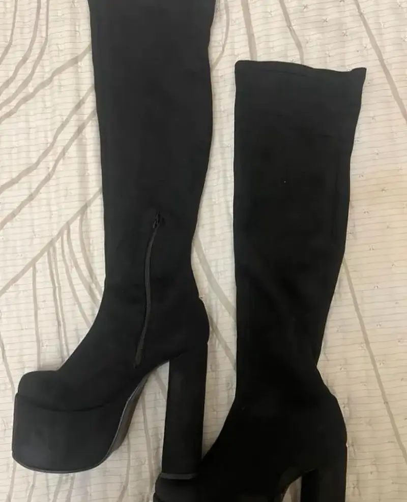 Botas altas negras con plataforma - 1