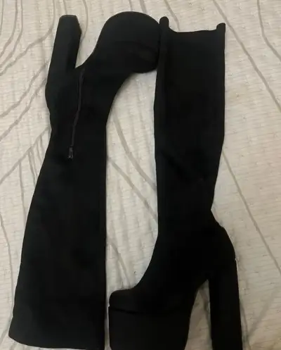 Botas altas negras con plataforma - miniatura 2