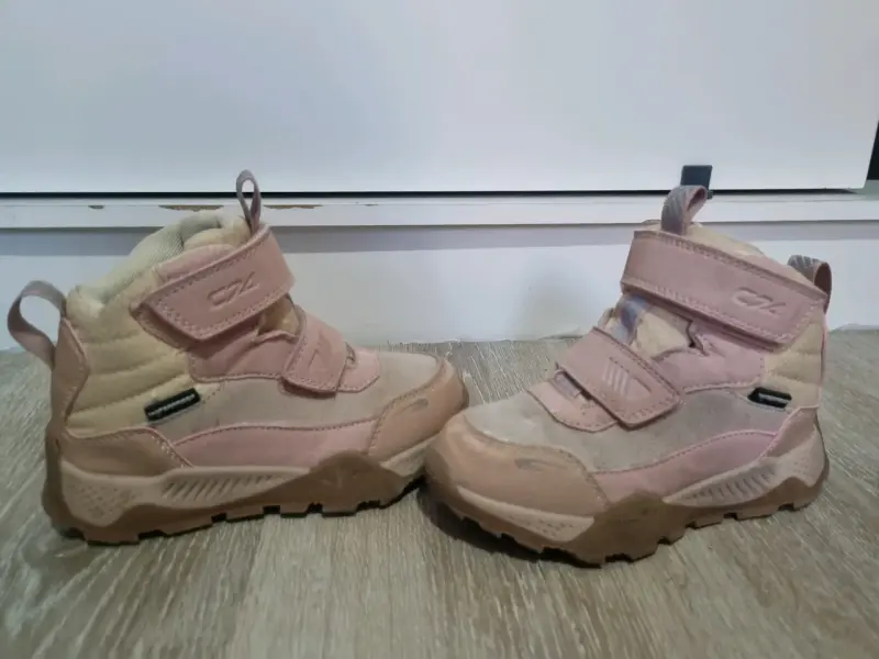 Botas rosadas para niños talla 28 - 1