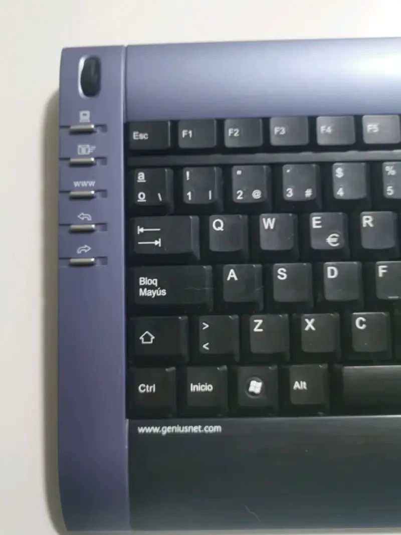 Teclado Genius  teclado multimedia. - 3