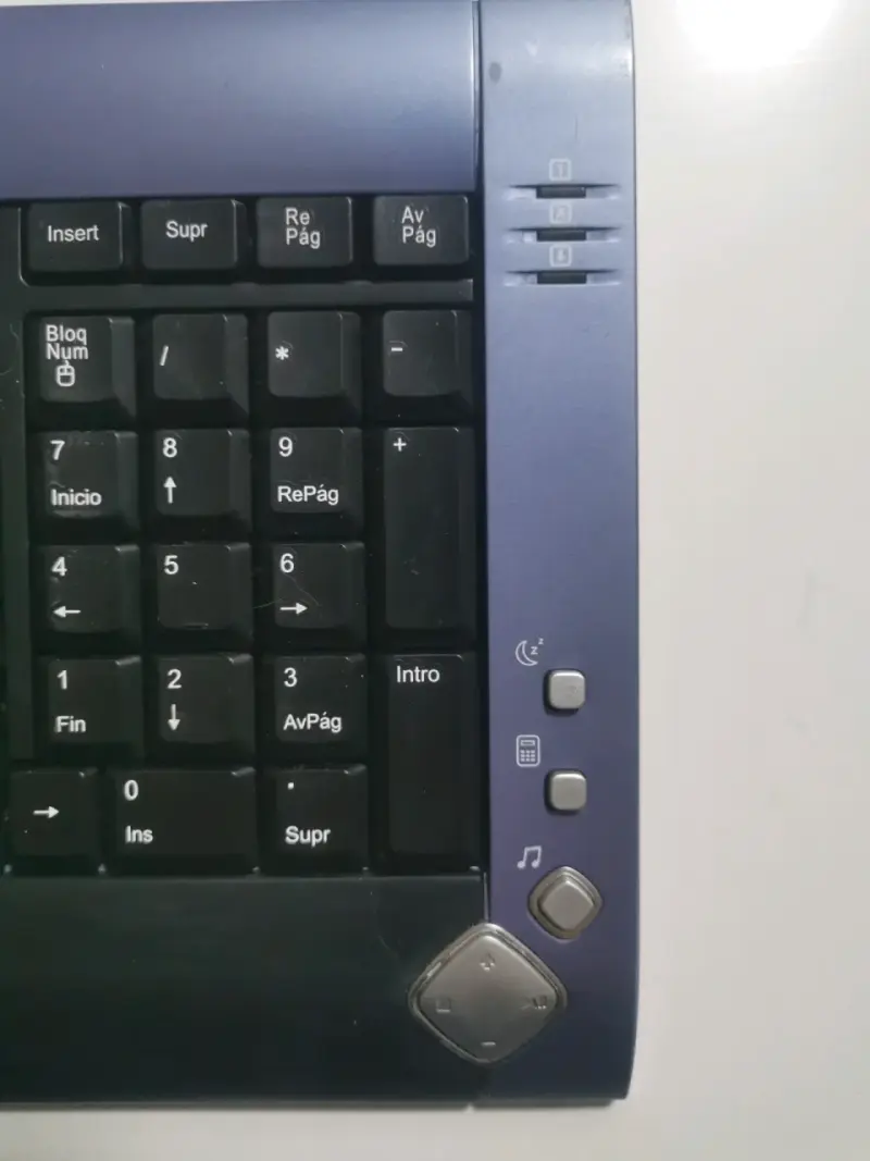 Teclado Genius  teclado multimedia. - 4