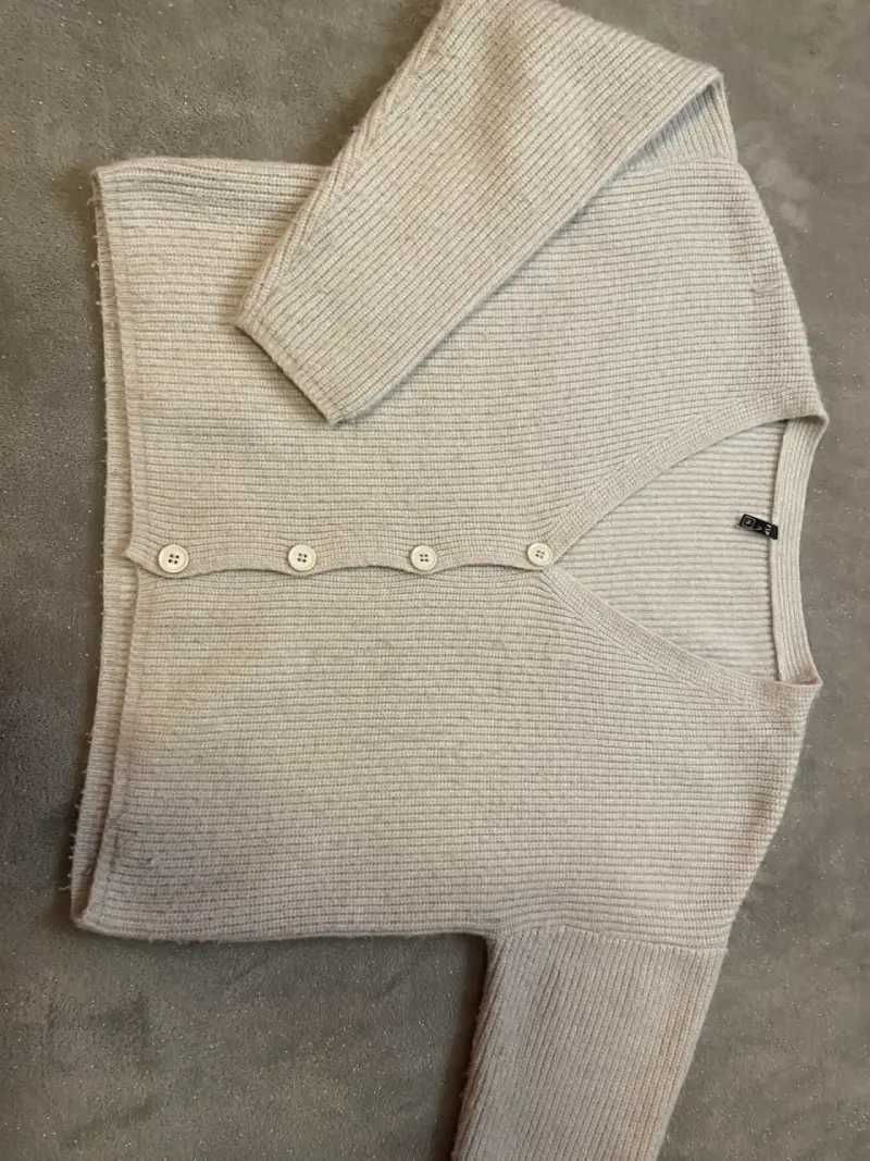 Cardigan gris de botones