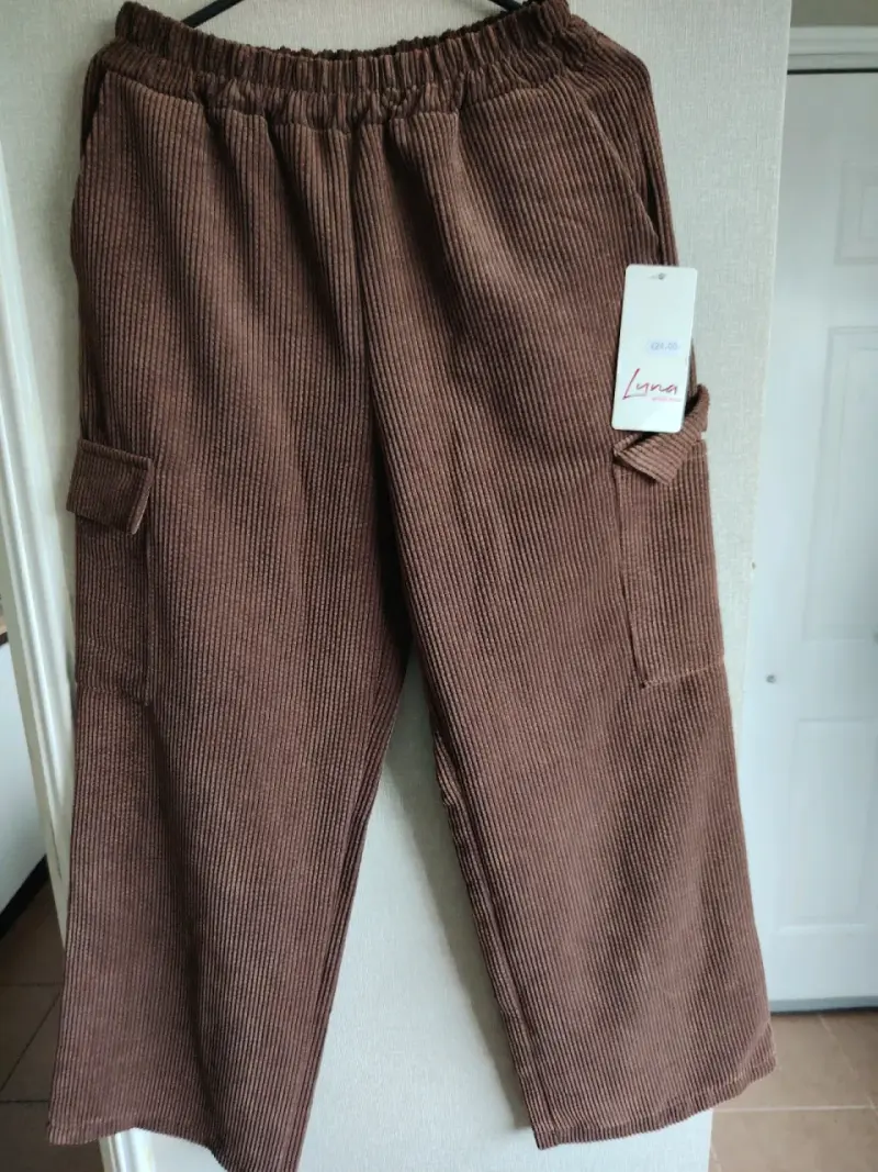 Pantalones marrones de corduroy - 1