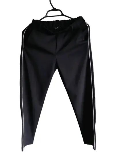 Pantalones deportivos negros - miniatura 2