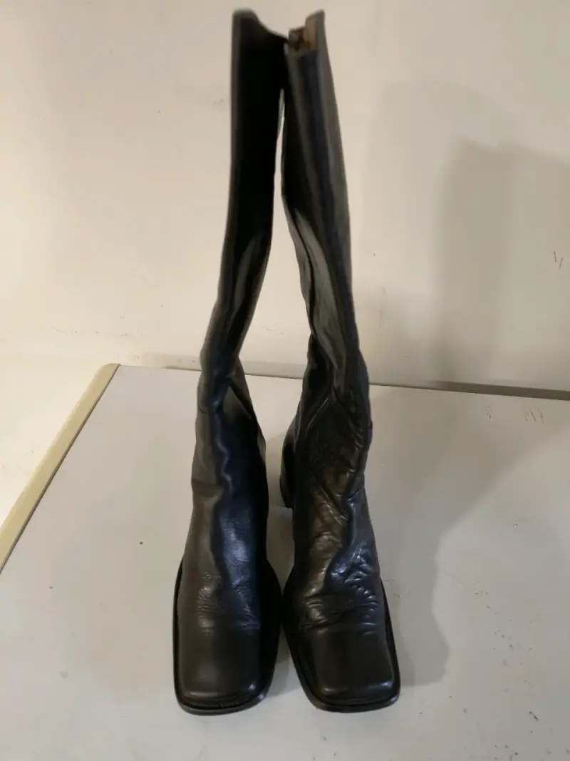 Botas altas de cuero negrotaco y punta cuadrada - 2