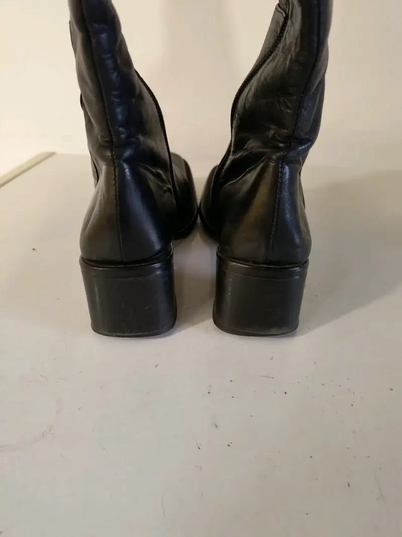 Botas altas de cuero negrotaco y punta cuadrada - 4