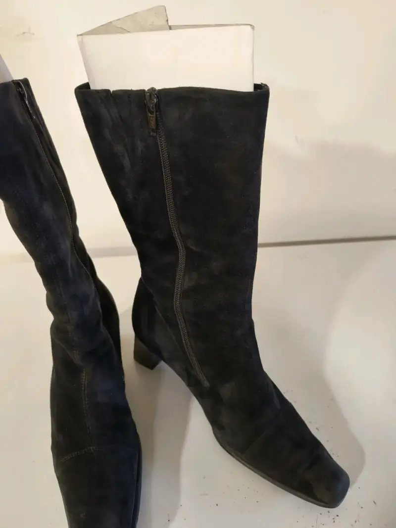 Botas negras de gamuzanro.38 - 5