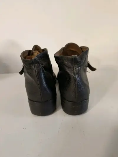 Botines de cuero negros con hebilla - miniatura 2