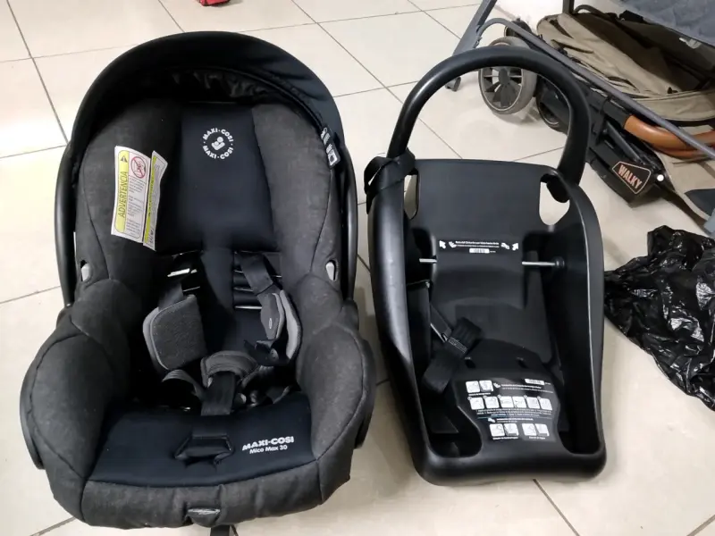 Silla de auto Maxi-Cosi negra - 2
