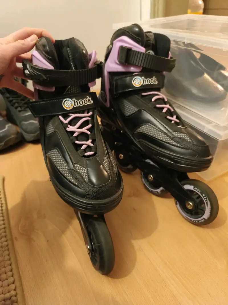 Patines en línea negros y morados Hook - 3