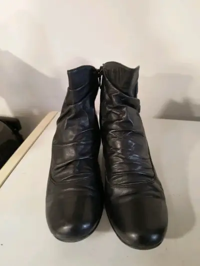 Botines negros de cuero - miniatura 4