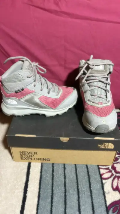 Zapatillas The North Face rosado  y grises - miniatura 5