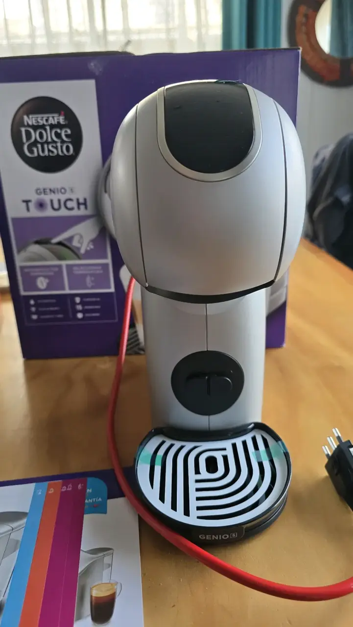 Cafetera Nescafé Dolce Gusto Genio S Touch - 2