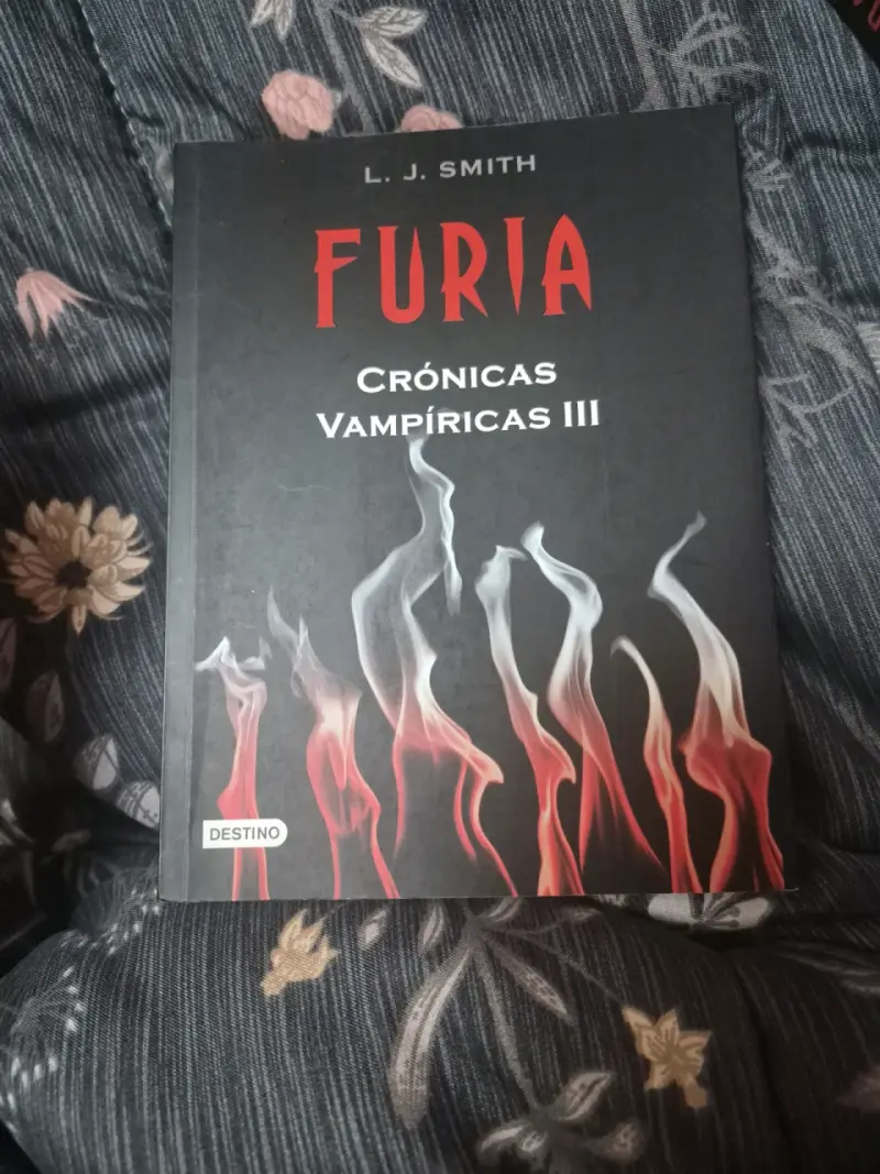 Libro Furia Crónicas Vampíricas III - 1
