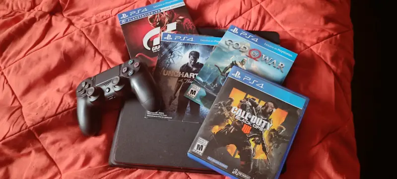 Consola PS4 con juegos incluidos - 2