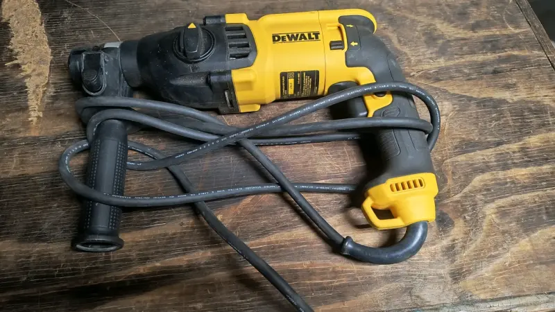 Taladro rotativo DeWalt amarillo - 2