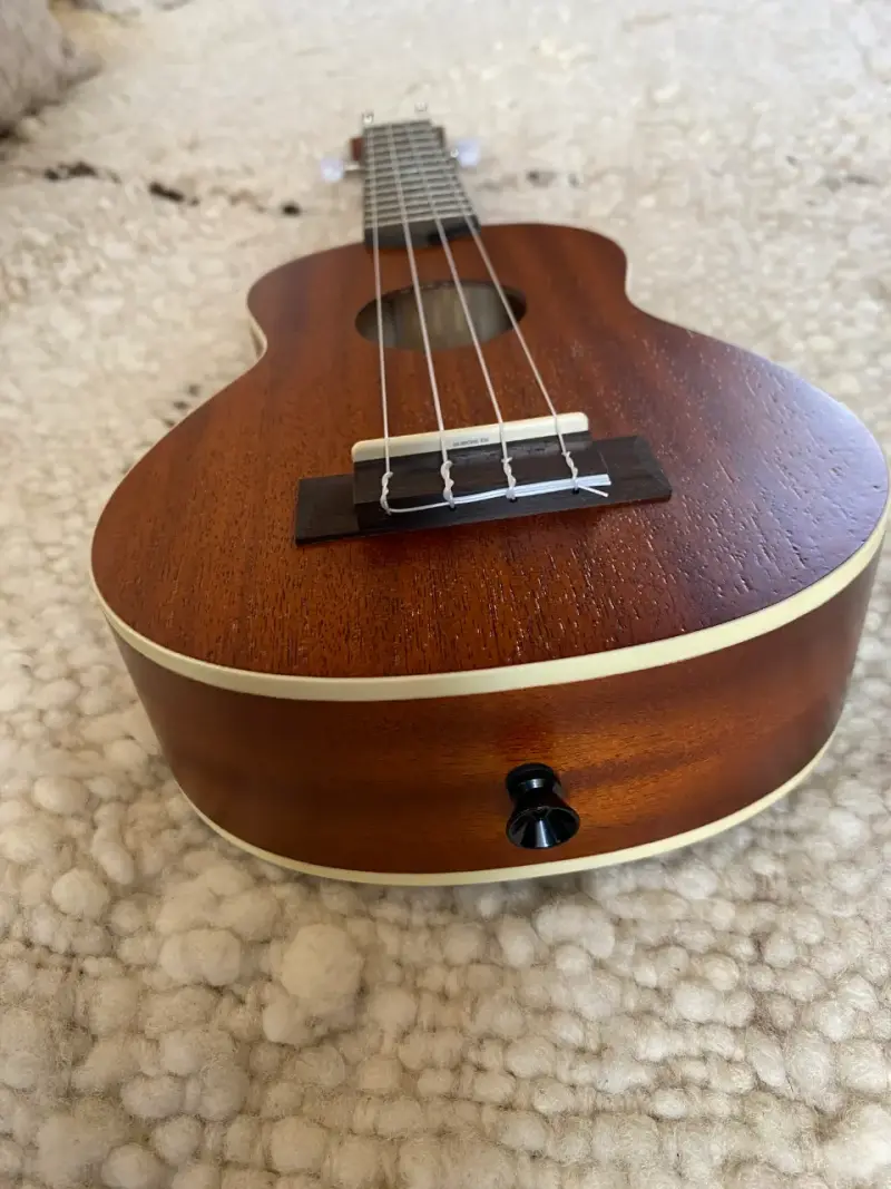 Ukelele Kala KA-S nuevo + estuche - 3