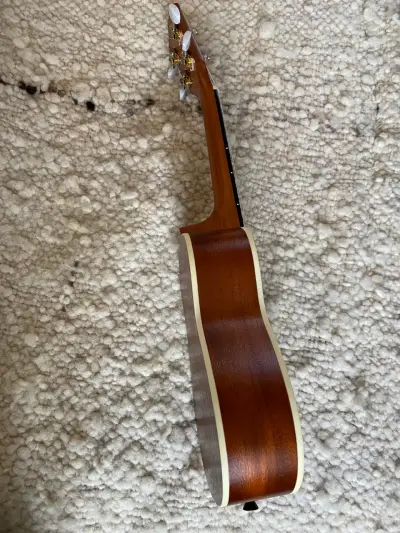 Ukelele Kala KA-S nuevo + estuche - miniatura 5