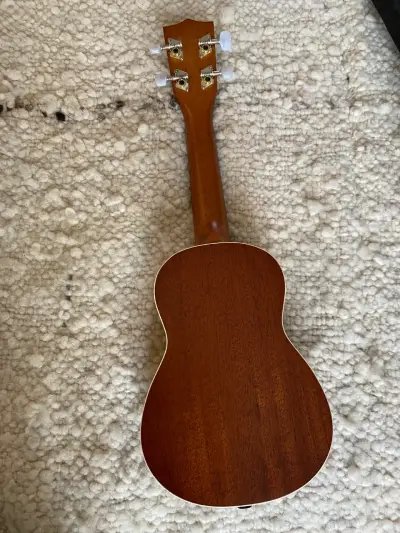 Ukelele Kala KA-S nuevo + estuche - miniatura 6