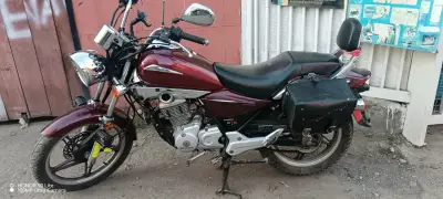 Moto clásica 150cc roja - miniatura 3