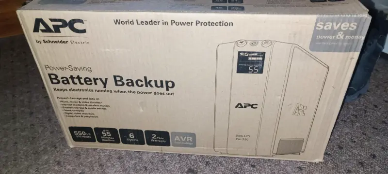 Respaldo de energía APC 550VA - 1