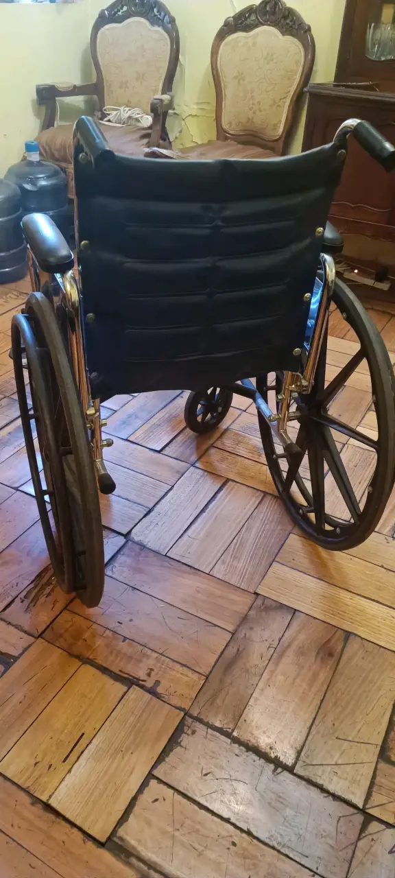 Silla de ruedas manual negra - 2