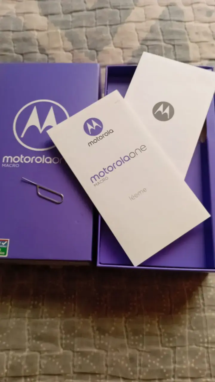Motorola One Macro smartphone - 2