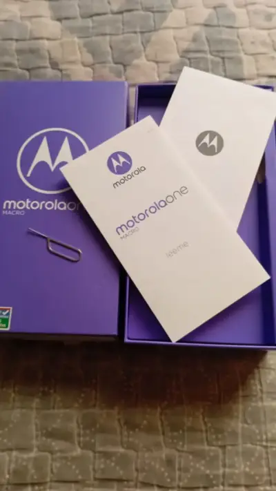 Motorola One Macro smartphone - miniatura 2