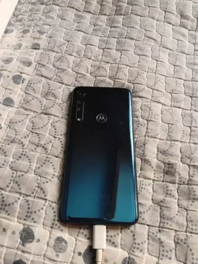 Motorola One Macro smartphone - miniatura 3