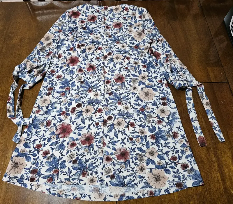 Vestido floral con mangas largas - 2