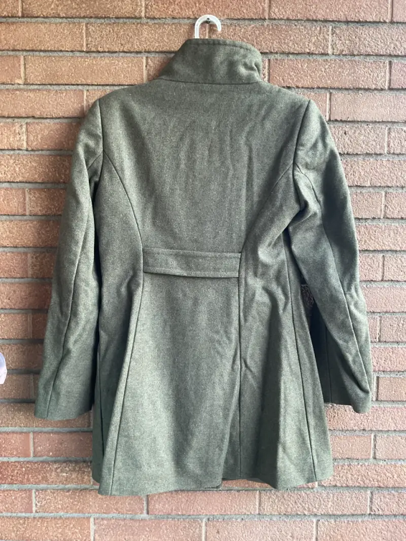 Abrigo verde musgo talla 38 a 40, entallado - 2