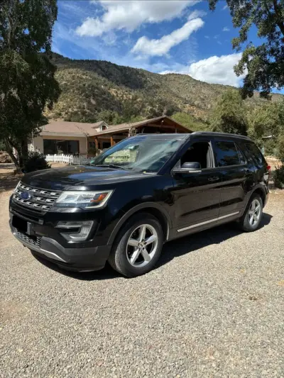 Ford Explorer 2017 - miniatura 1