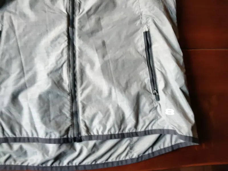 Chaqueta rompevientos gris - 2