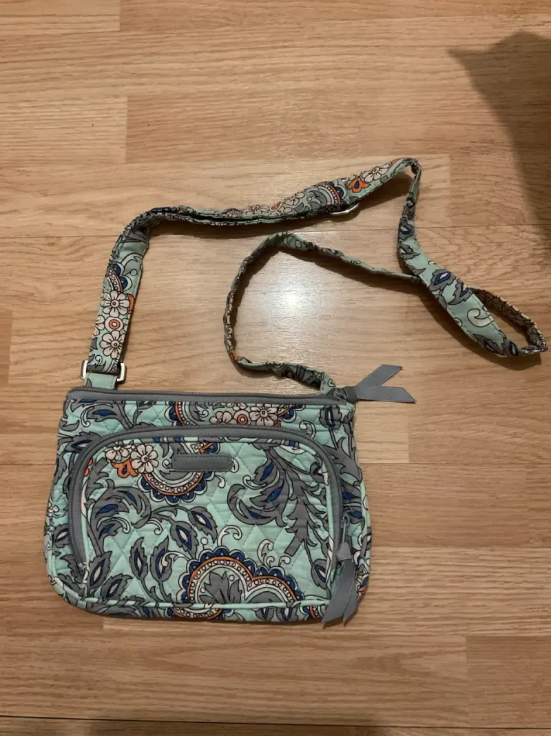 Cartera con estampado floral - 1