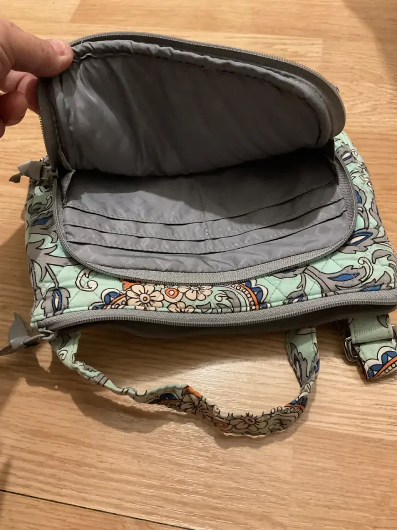 Cartera con estampado floral - 2