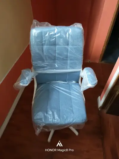 Sillón giratorio azul nuevo - miniatura 1